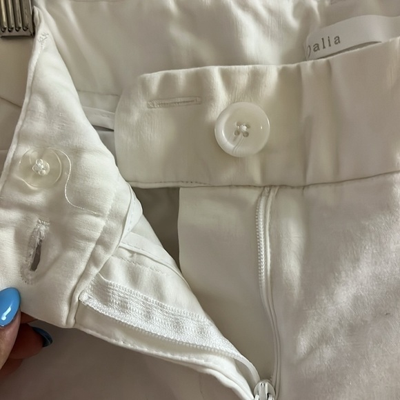 Dalia women’s ankle pants, white, size 6. Two front two back pockets - Picture 4 of 6